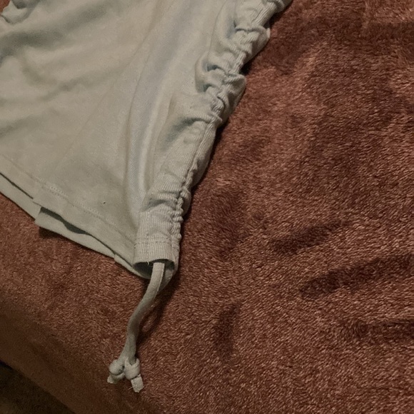 Tight Fit Top (girls XL) - Picture 2 of 4